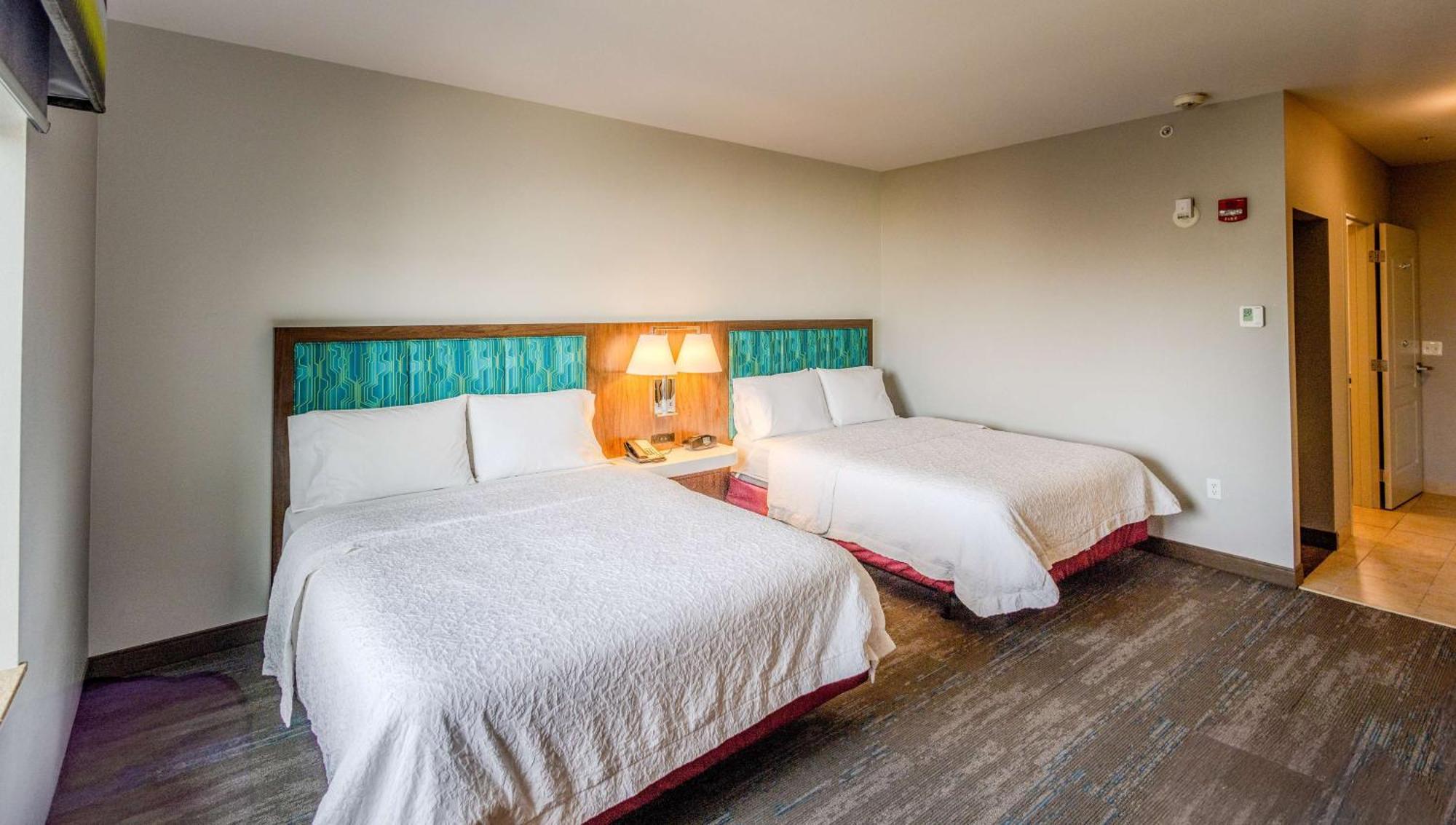 Hampton Inn & Suites By Hilton Seattle/Kent Exterior photo