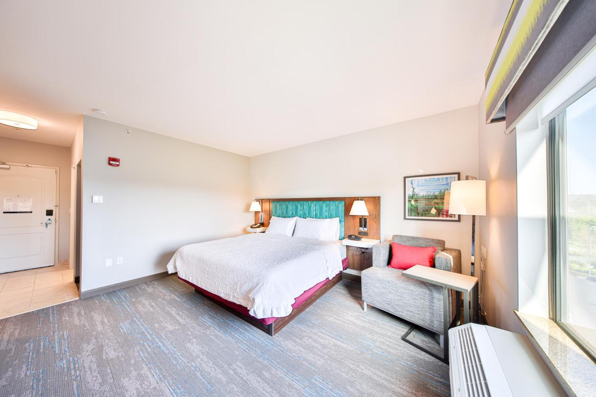 Hampton Inn & Suites By Hilton Seattle/Kent Exterior photo
